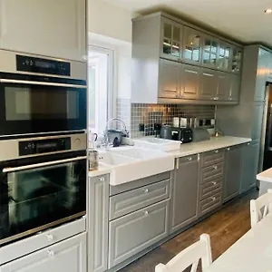  Holiday home Hameway House- Stunning 4 Bedroom House With A Spacious Kitchen United Kingdom
